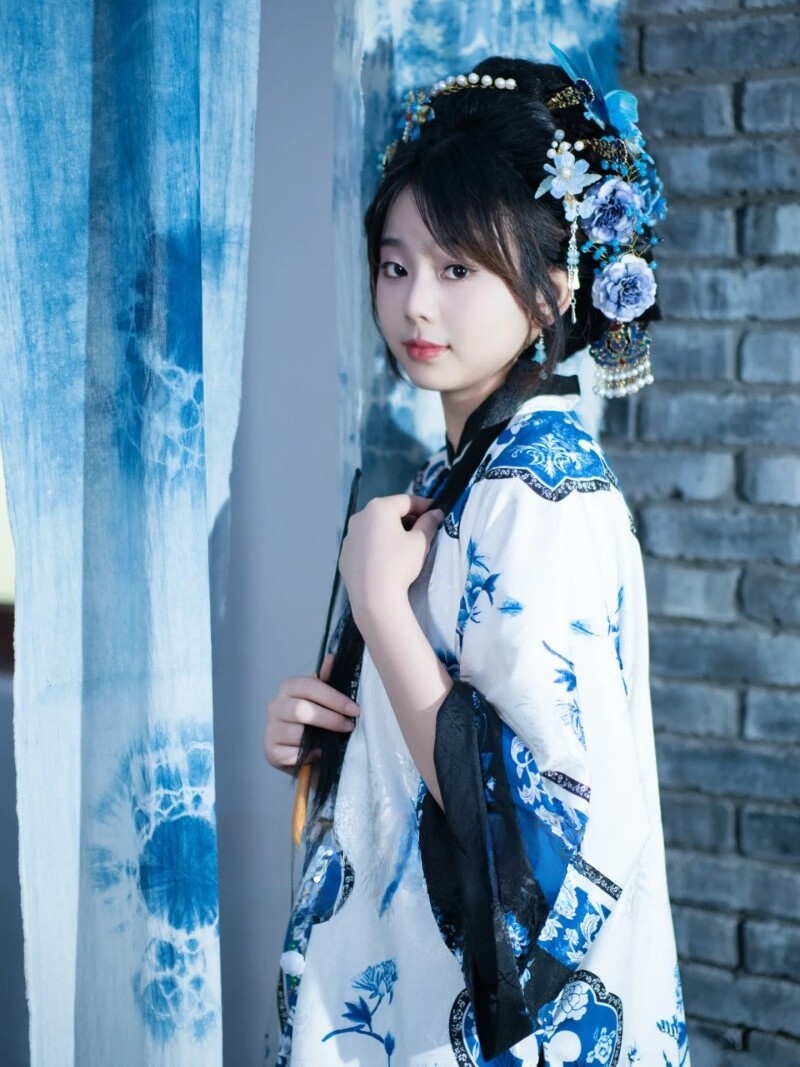 새로운 중국 스타일 사진 스튜디오 소품 소녀의 라운드  - Ethnic Fashion Studio 리뷰 및 가격