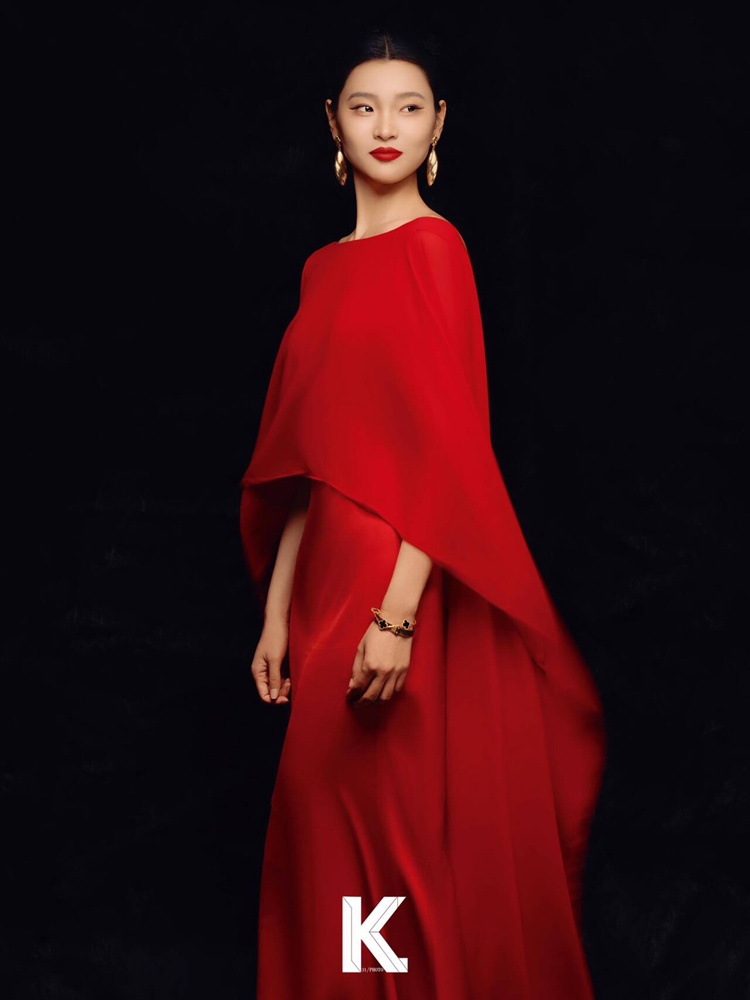 2026 새로운 패션 고급 레드 감성 레트로 스튜디오  - Ethnic Fashion Studio 리뷰 및 가격