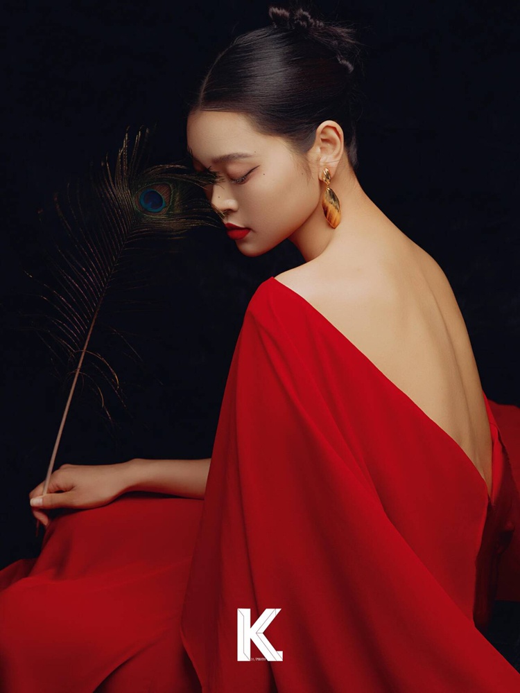 2026 새로운 패션 고급 레드 감성 레트로 스튜디오  - Ethnic Fashion Studio 리뷰 및 가격