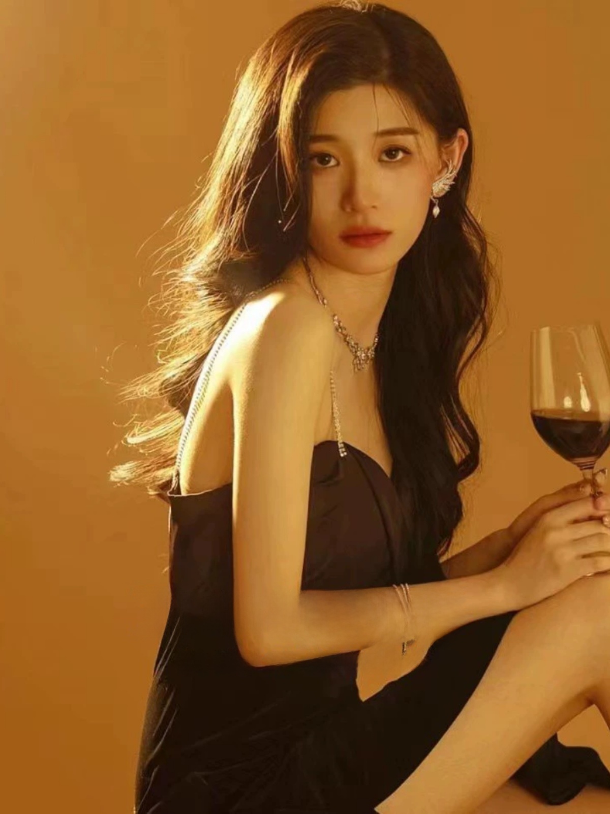 섹시한 백리스 스트랩 드레스 사진 스튜디오 테마 여성  - Ethnic Fashion Studio 리뷰 및 가격