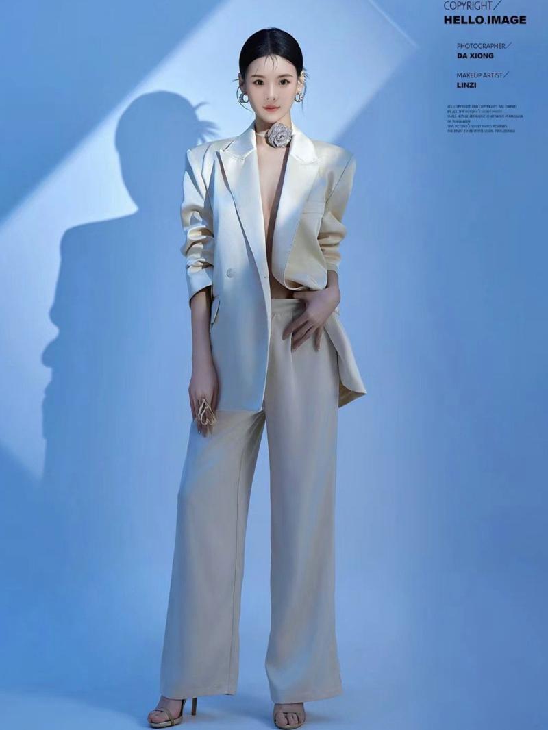 세련된 웨스턴 수트 세트 사진 촬영 스튜디오 신상품 무 - Ethnic Fashion Studio 리뷰 및 가격